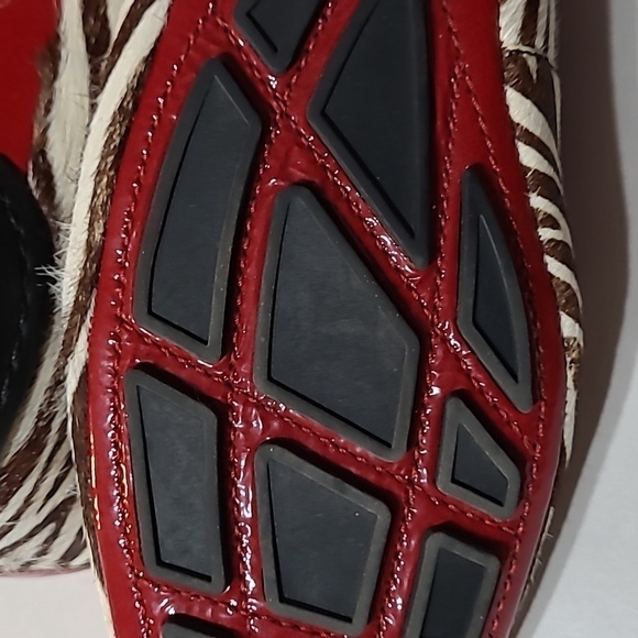 Women's Enzo Angiolini Cow Hide Flats - Picture 8 of 10